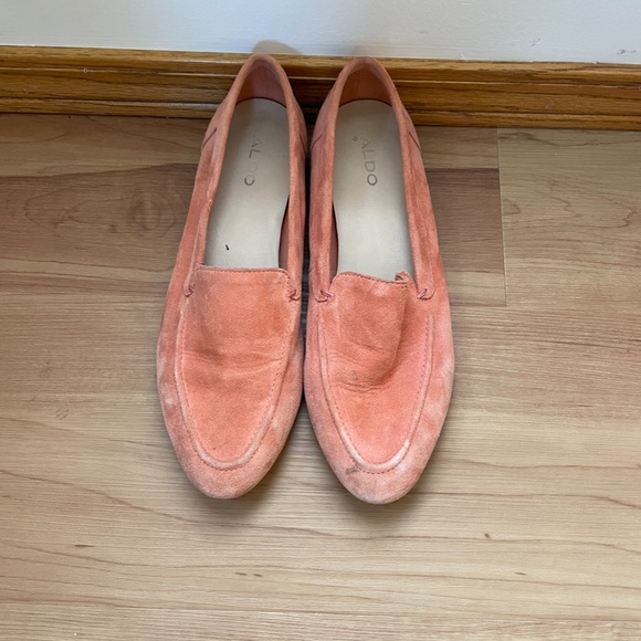Pink suede aldo flats. Size 7 - Picture 2 of 2